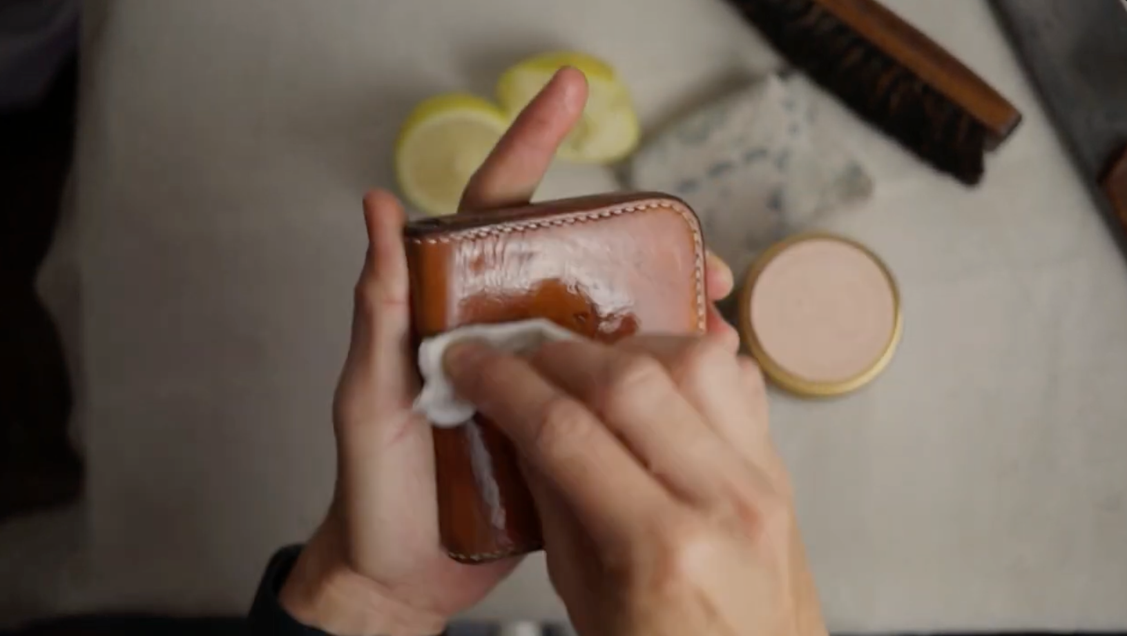 Load video: How to Treat Your Leather Goods and Enhance Their Patina Naturally